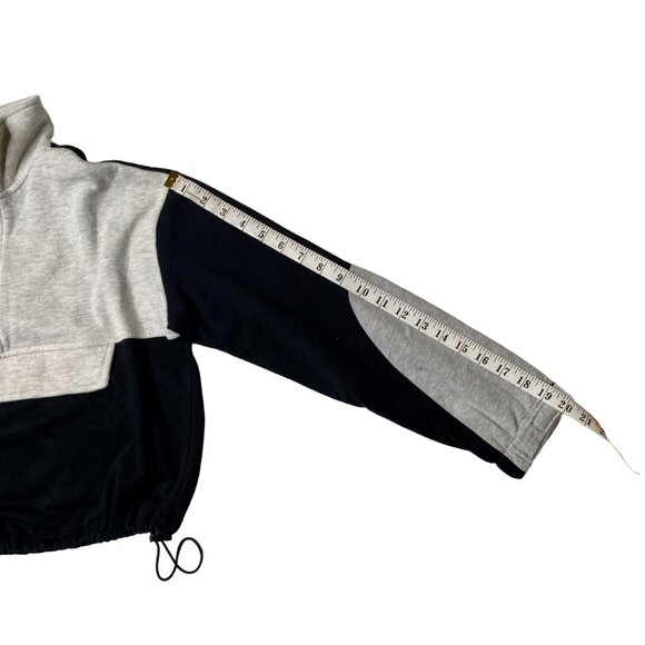 Garage Women's Cropped Pullover in Grey and Black, size Extra Small - Picture 8 of 10